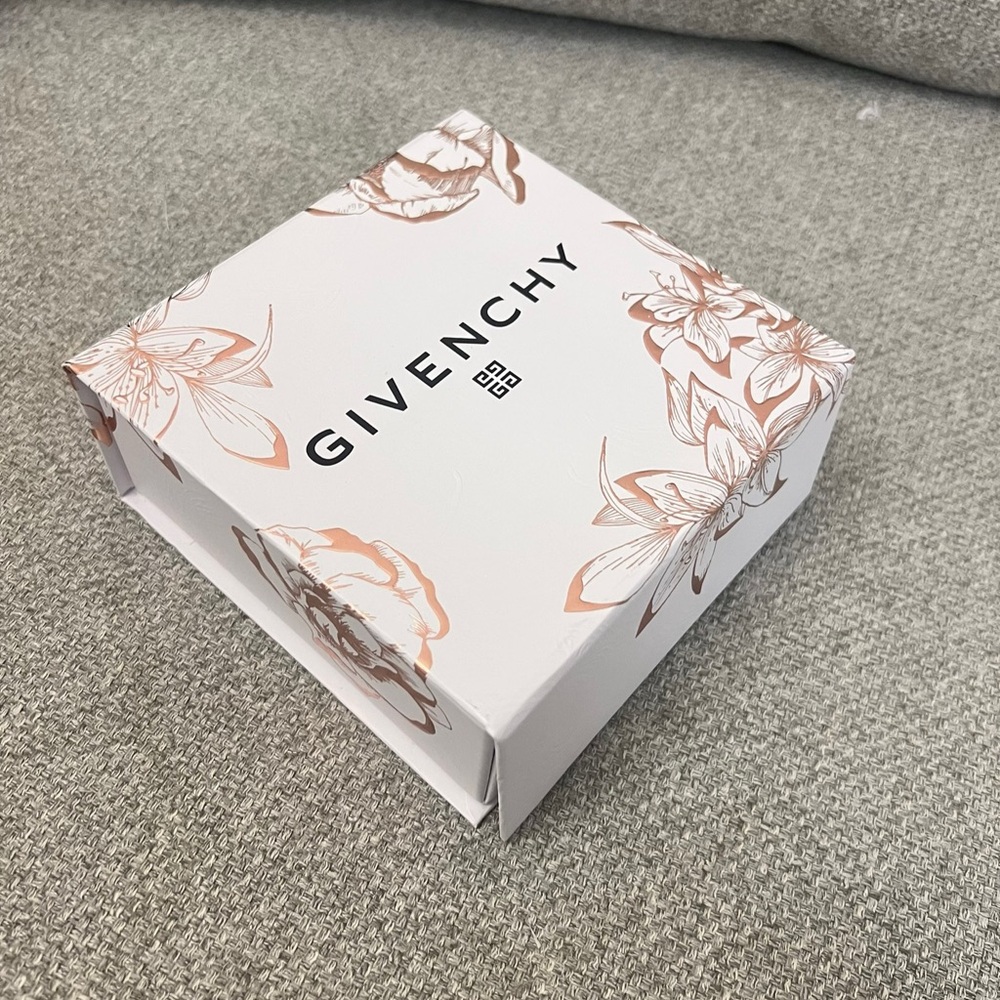 Authentic Givenchy Box - Picture 3 of 5
